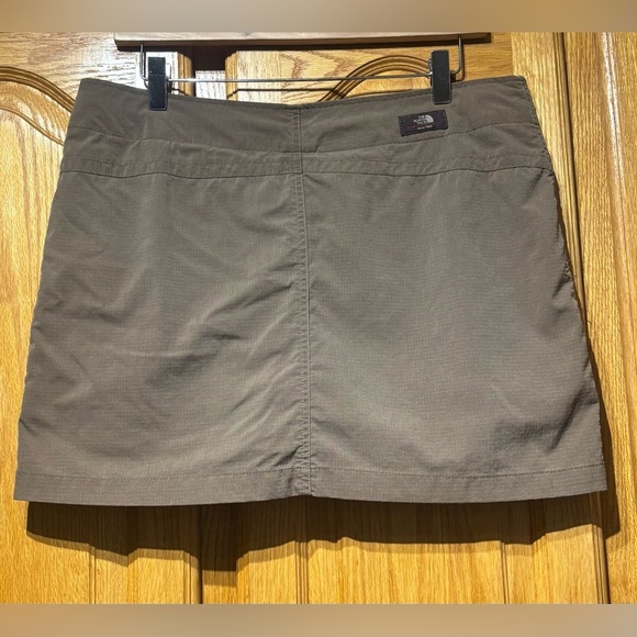 The North Face Dark Brown Water Resistant Hiking Trail Skort Size 10 EUC - Picture 7 of 11